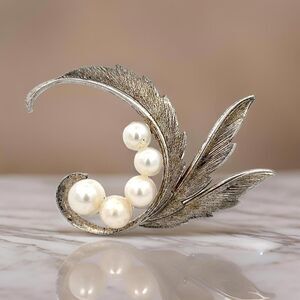 Mikimoto Estate Akoya Pearl Brooch Pin 5-7 mm Silver M410